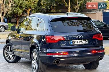 Позашляховик / Кросовер Audi Q7 2012 в 