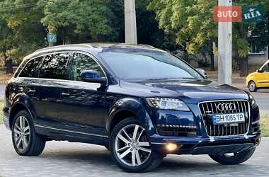 Позашляховик / Кросовер Audi Q7 2012 в 