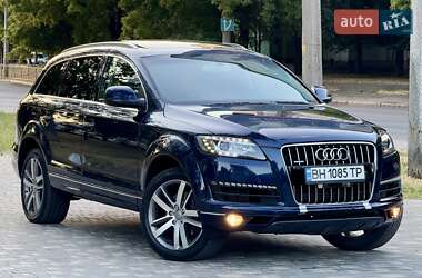 Позашляховик / Кросовер Audi Q7 2012 в 