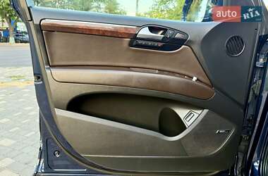 Позашляховик / Кросовер Audi Q7 2012 в 