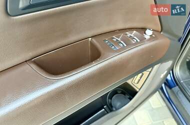 Позашляховик / Кросовер Audi Q7 2012 в 