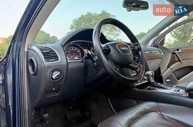 Позашляховик / Кросовер Audi Q7 2012 в 