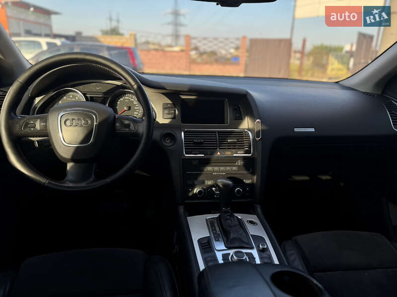 Внедорожник / Кроссовер Audi Q7 2006 в Одессе
