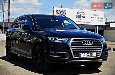 Внедорожник / Кроссовер Audi Q7 2016 в 