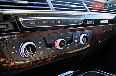 Внедорожник / Кроссовер Audi Q7 2016 в 