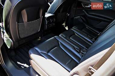 Внедорожник / Кроссовер Audi Q7 2016 в 