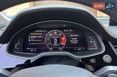 Внедорожник / Кроссовер Audi Q7 2017 в 