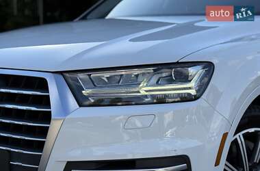 Внедорожник / Кроссовер Audi Q7 2016 в 