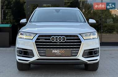 Внедорожник / Кроссовер Audi Q7 2016 в 