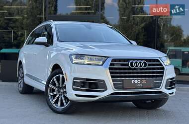 Внедорожник / Кроссовер Audi Q7 2016 в 