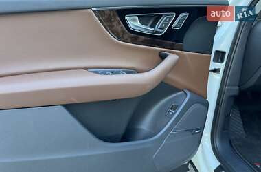 Внедорожник / Кроссовер Audi Q7 2016 в 