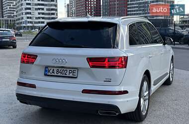 Позашляховик / Кросовер Audi Q7 2017 в 