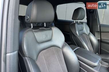 Позашляховик / Кросовер Audi Q7 2017 в 