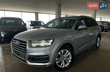 Внедорожник / Кроссовер Audi Q7 2017 в 
