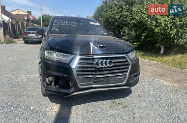 Внедорожник / Кроссовер Audi Q7 2017 в 
