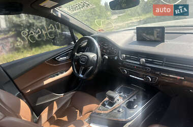 Внедорожник / Кроссовер Audi Q7 2017 в 