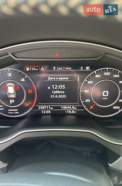 Внедорожник / Кроссовер Audi Q7 2016 в 