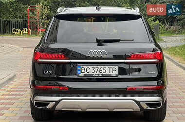 Внедорожник / Кроссовер Audi Q7 2019 в 