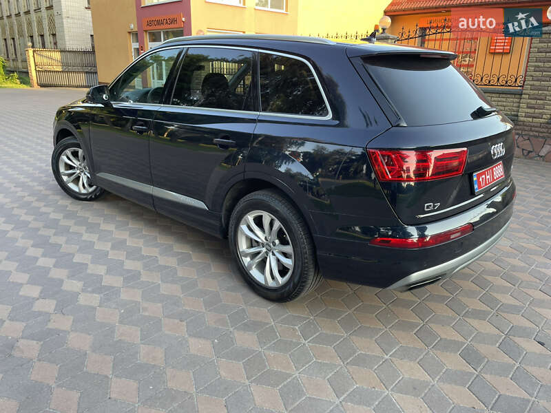 Внедорожник / Кроссовер Audi Q7 2016 в Лубнах