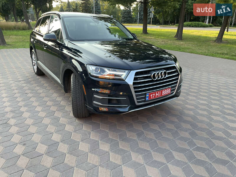 Внедорожник / Кроссовер Audi Q7 2016 в Лубнах