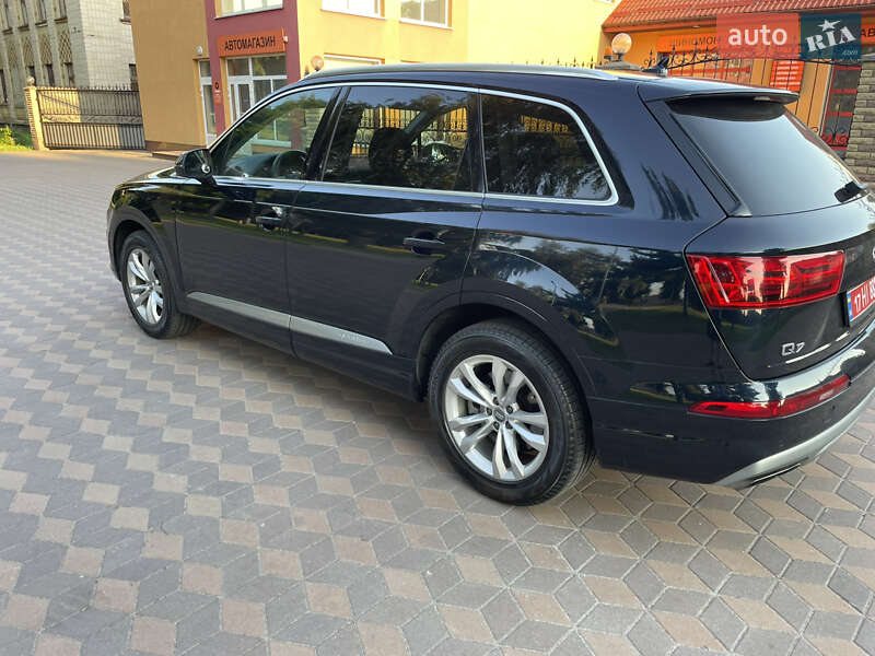 Внедорожник / Кроссовер Audi Q7 2016 в Лубнах