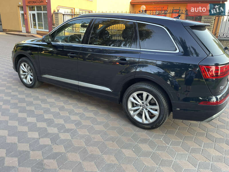 Внедорожник / Кроссовер Audi Q7 2016 в Лубнах