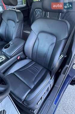 Внедорожник / Кроссовер Audi Q7 2010 в 