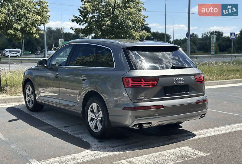 Внедорожник / Кроссовер Audi Q7 2015 в Киеве