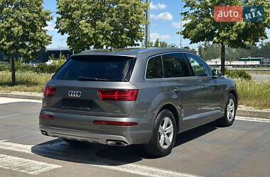 Внедорожник / Кроссовер Audi Q7 2015 в 