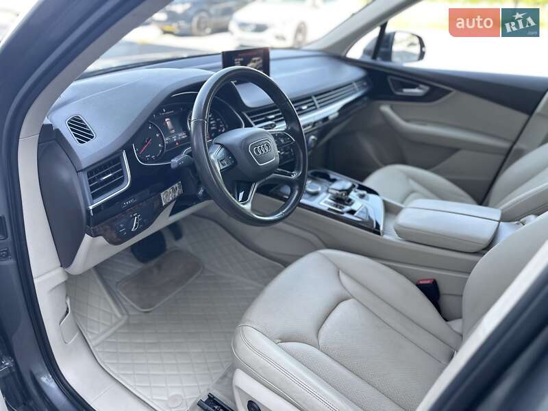 Внедорожник / Кроссовер Audi Q7 2015 в Киеве