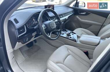 Внедорожник / Кроссовер Audi Q7 2015 в 