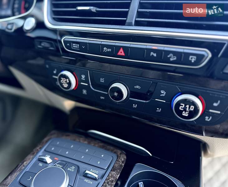 Внедорожник / Кроссовер Audi Q7 2015 в Киеве