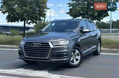 Внедорожник / Кроссовер Audi Q7 2015 в 
