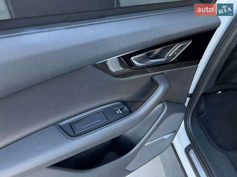 Внедорожник / Кроссовер Audi Q7 2017 в Киеве