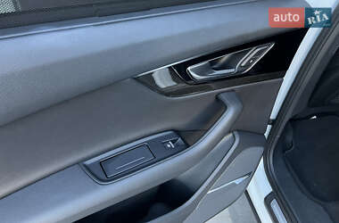 Внедорожник / Кроссовер Audi Q7 2017 в 
