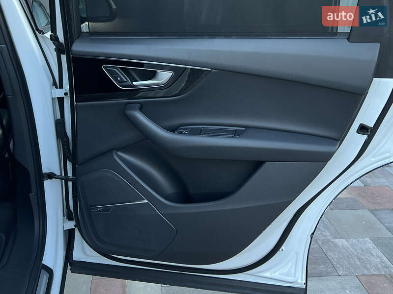 Внедорожник / Кроссовер Audi Q7 2017 в Киеве