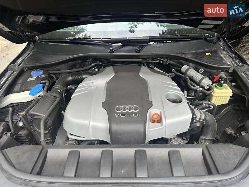 Позашляховик / Кросовер Audi Q7 2013 в Запоріжжі