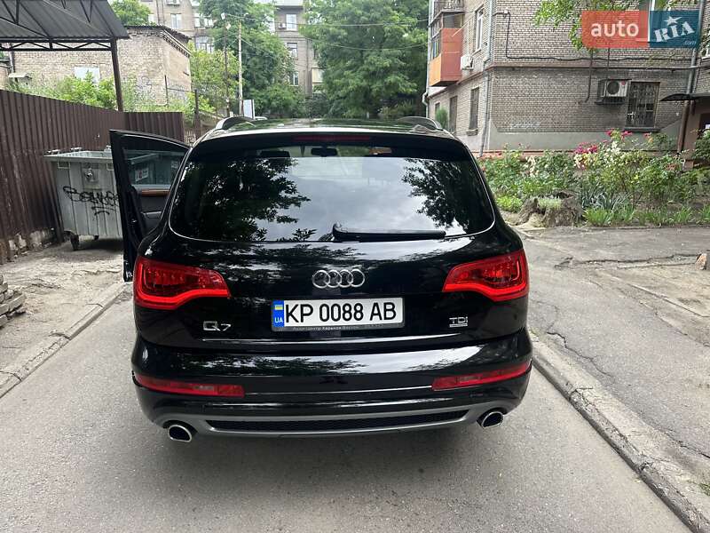 Позашляховик / Кросовер Audi Q7 2013 в Запоріжжі