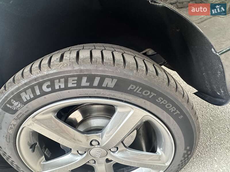 Позашляховик / Кросовер Audi Q7 2013 в Запоріжжі