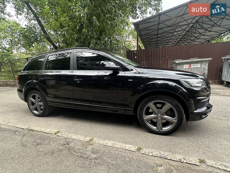 Позашляховик / Кросовер Audi Q7 2013 в Запоріжжі