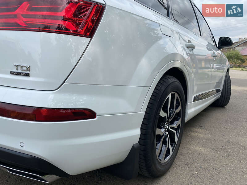 Внедорожник / Кроссовер Audi Q7 2017 в Одессе