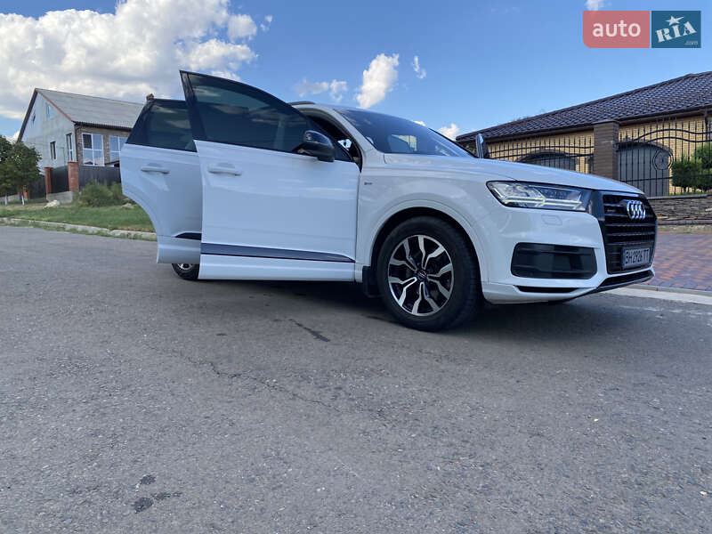Внедорожник / Кроссовер Audi Q7 2017 в Одессе