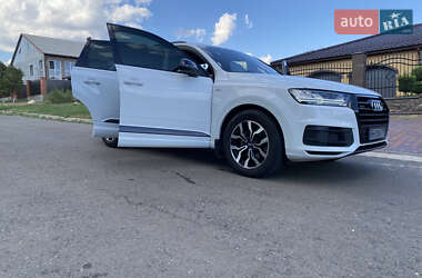 Внедорожник / Кроссовер Audi Q7 2017 в 
