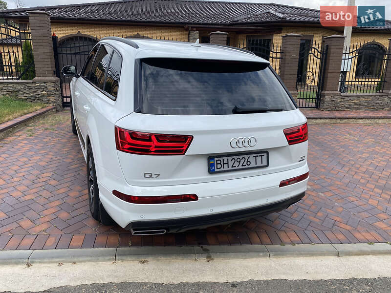 Внедорожник / Кроссовер Audi Q7 2017 в Одессе