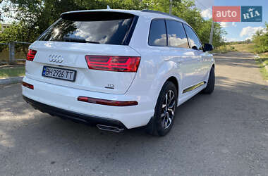 Внедорожник / Кроссовер Audi Q7 2017 в 