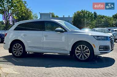 Внедорожник / Кроссовер Audi Q7 2017 в 