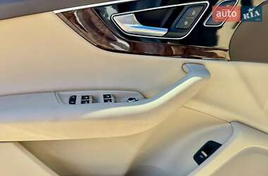 Внедорожник / Кроссовер Audi Q7 2017 в 