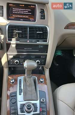 Внедорожник / Кроссовер Audi Q7 2012 в 