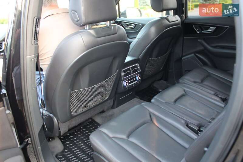 Внедорожник / Кроссовер Audi Q7 2016 в Жовкве