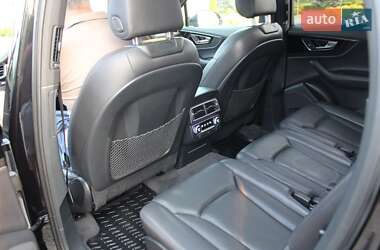 Позашляховик / Кросовер Audi Q7 2016 в 